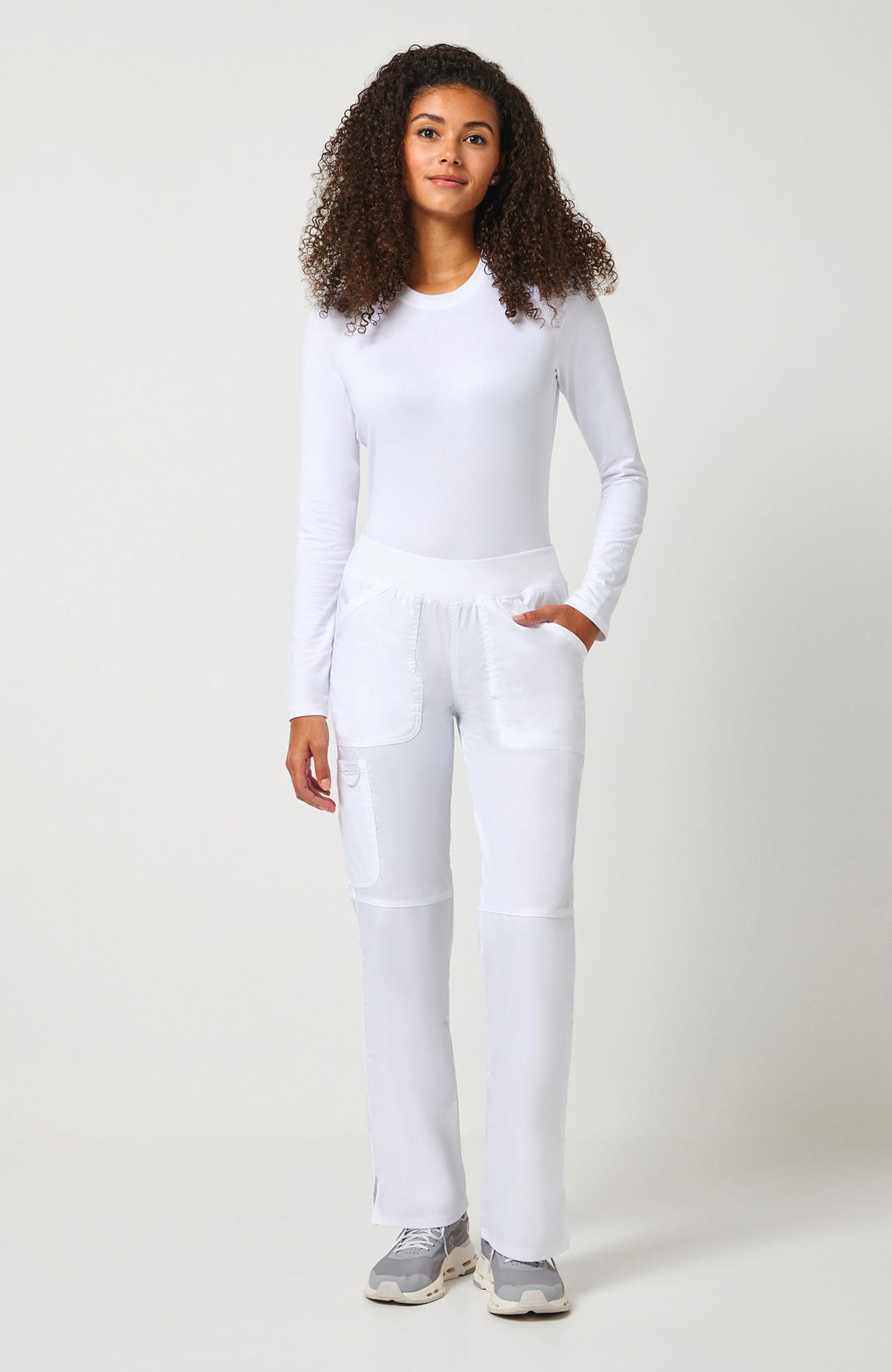 Pantalones tipo cargo de tiro medio mujer